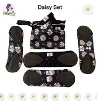 Load image into Gallery viewer, 7 pcs Set - Daisy Reusable Cloth Menstrual Sanitary Towels Pads ( 4 Size M and 2 Size L for heavy flow or night time + Wet Bag)
